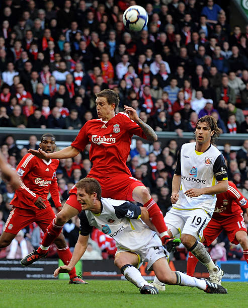 烈竞争的足 烈竞争的足